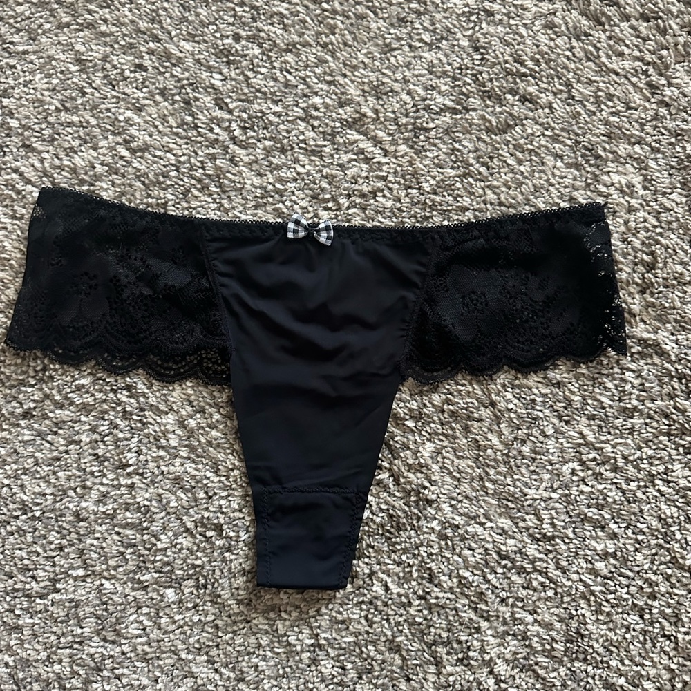 NEW SHEIN women’s black lace thong panty. Size M